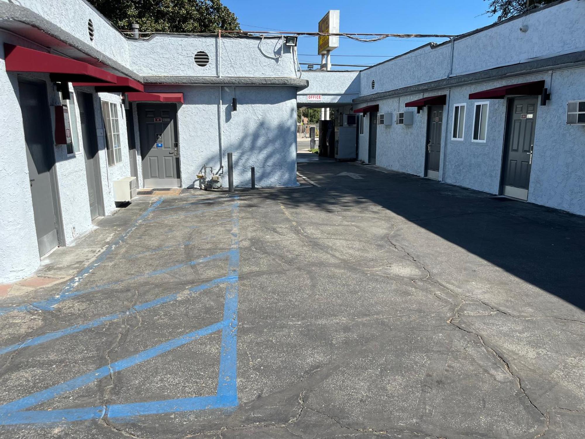 Griffith Park Motel, In Los Angeles Hollywood Area Glendale Eksteriør billede